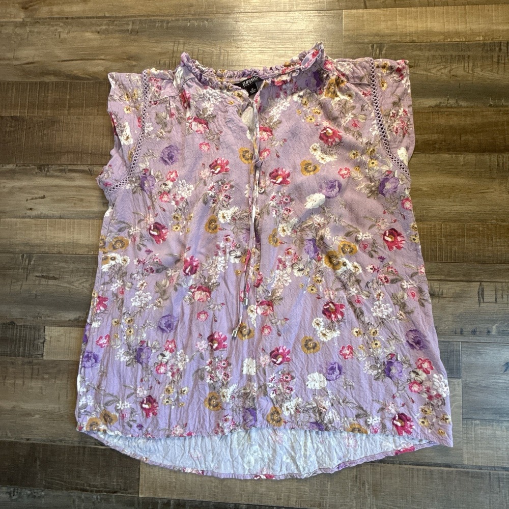 Buffalo David Bitton Women's Medium Flutter Sleeve Floral Top Flower Casual